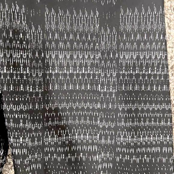 Onzie Black and White Striped Mixed Print Graphic Leggings | Size S/M - Picture 4 of 7
